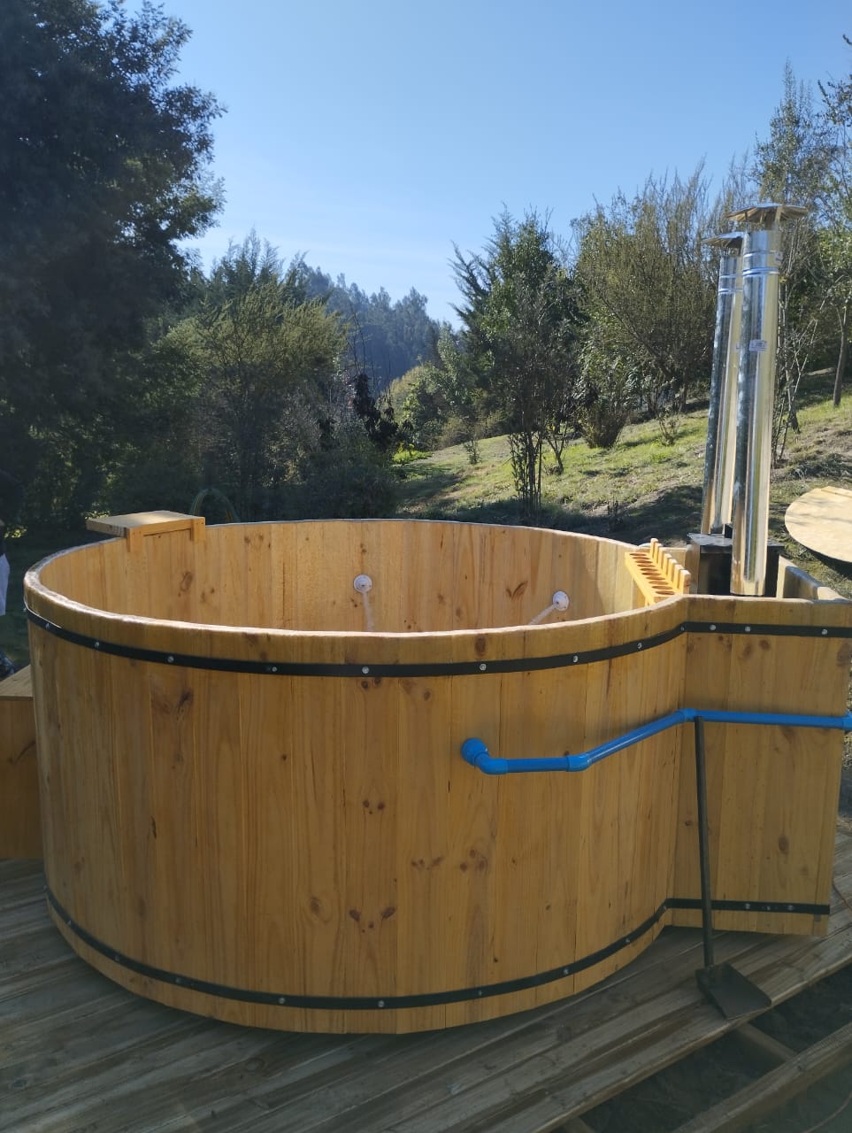 Tinaja de Madera Revestida en fibra Modelo Padel capacidad 10 Personas