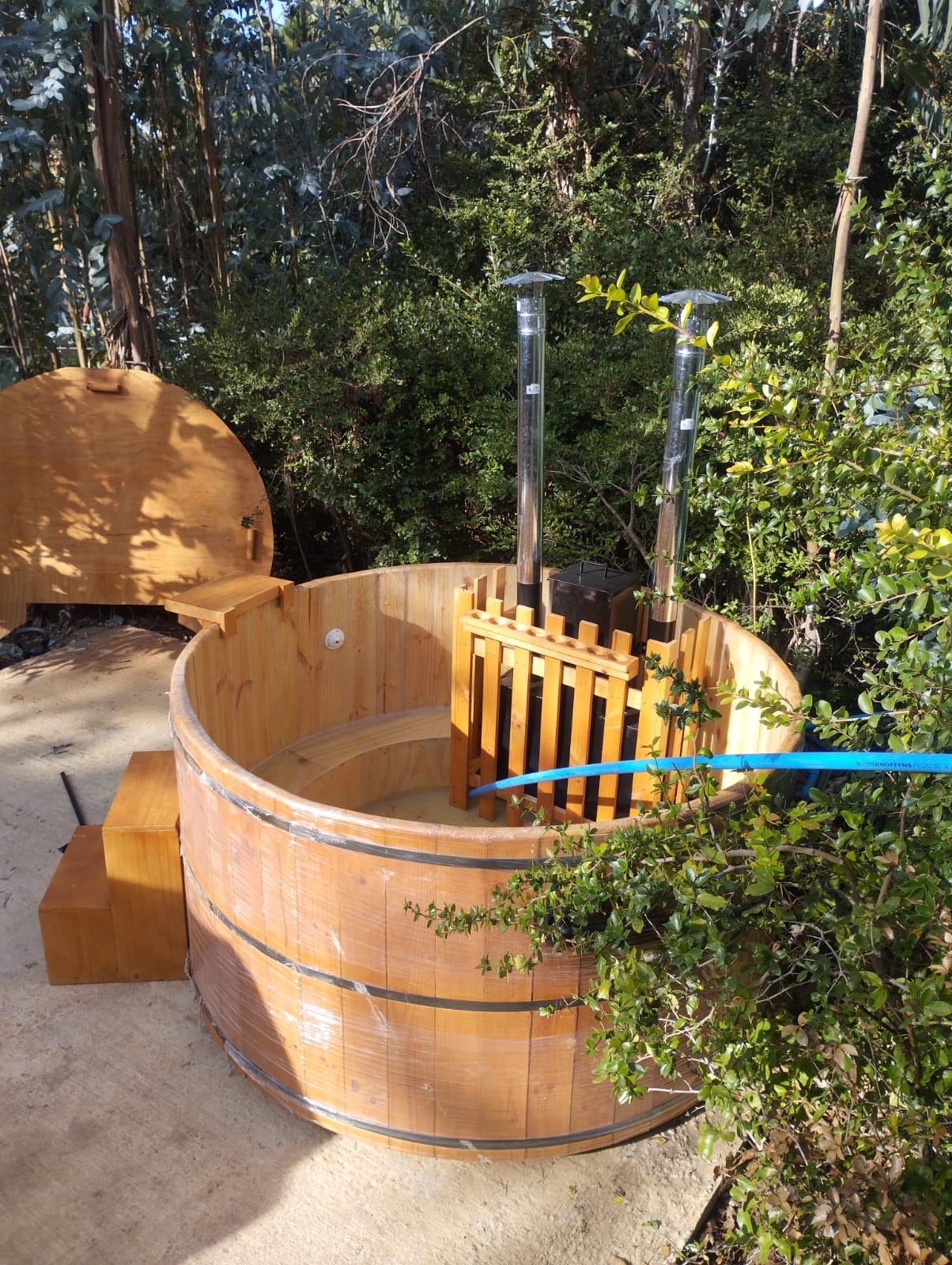Tinaja de Madera Revestida en Fibra Capacidad 8-9 Personas